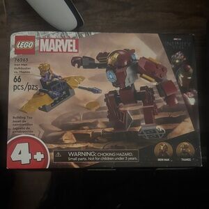 LEGO Marvel Iron Man Hulkbuster vs. Thanos Set - Red and Yellow